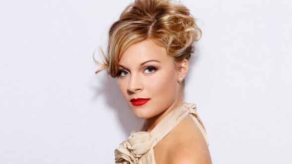 Curly Hairstyles - Fabulously Fancy